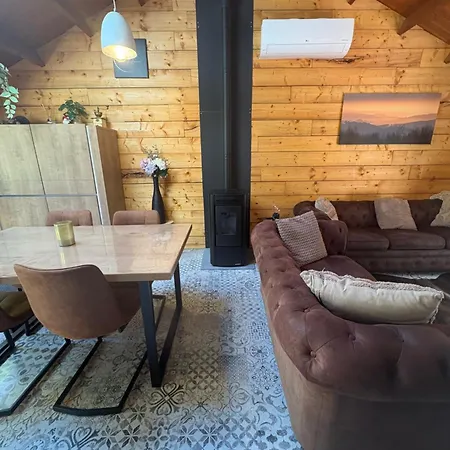 9 La Boverie Chalet