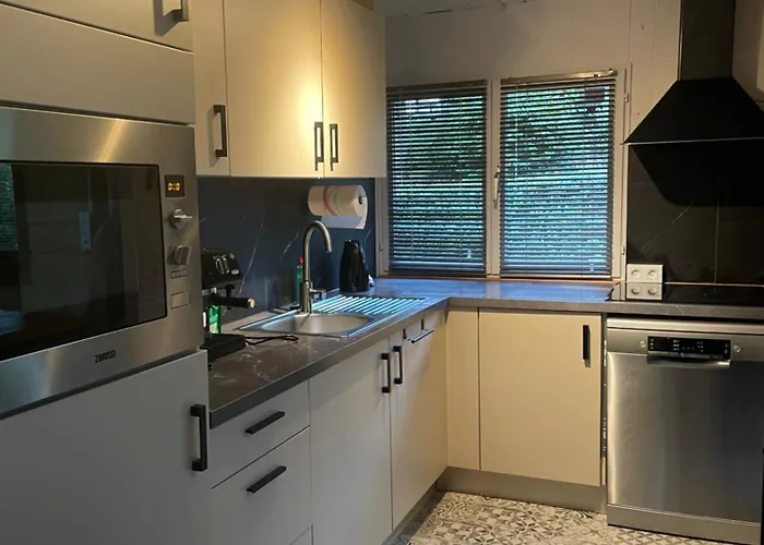 9 La Boverie Chalet *